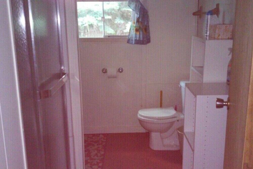 Photo of Bathroom in Aylen Lake