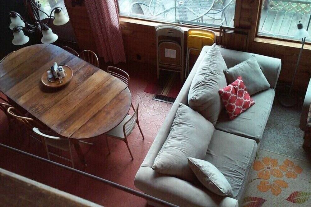 Photo of Livingroom in Aylen Lake