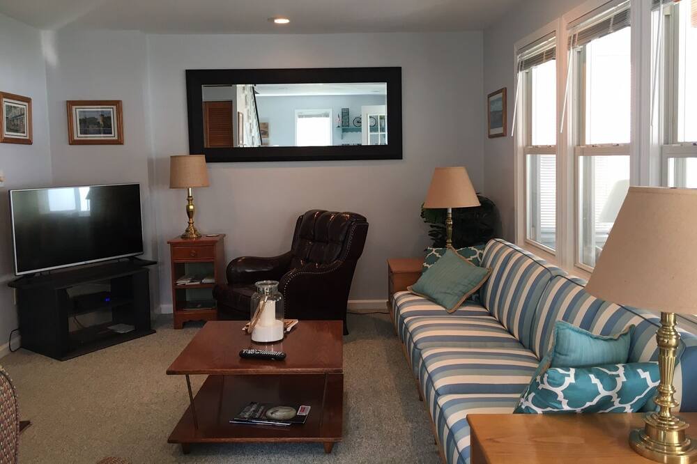 Photo of Livingroom in Ashville