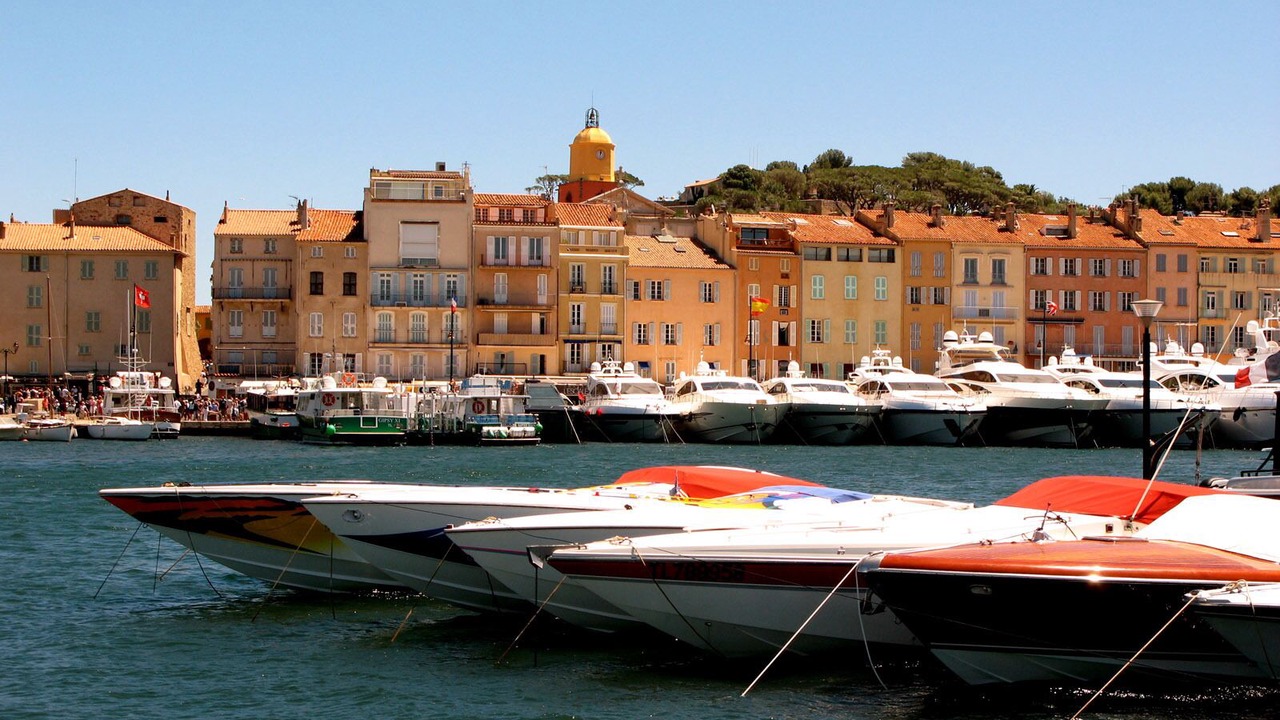 Photo of Others in Le Val