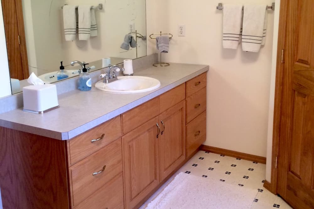 Photo of Bathroom in Chazy