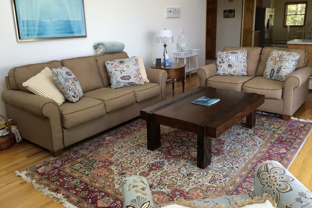 Photo of Livingroom in Chazy