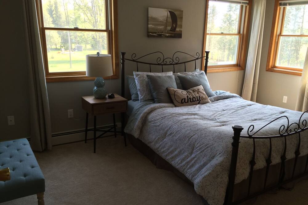 Photo of Bedroom in Chazy