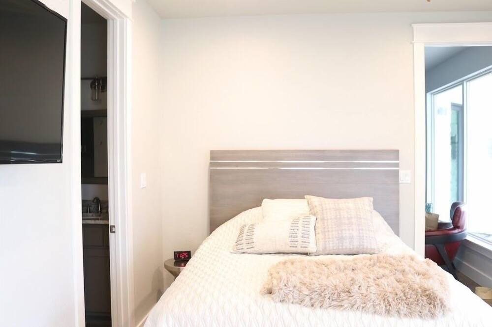 Photo of Bedroom in Horseshoe Bay West