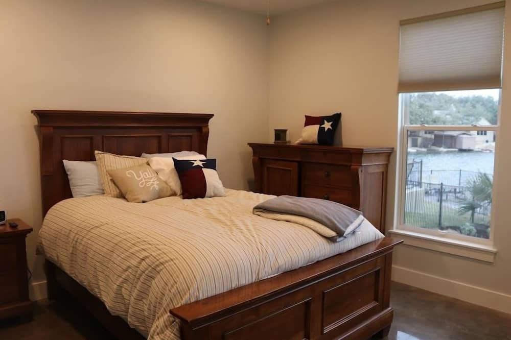 Photo of Bedroom in Horseshoe Bay West