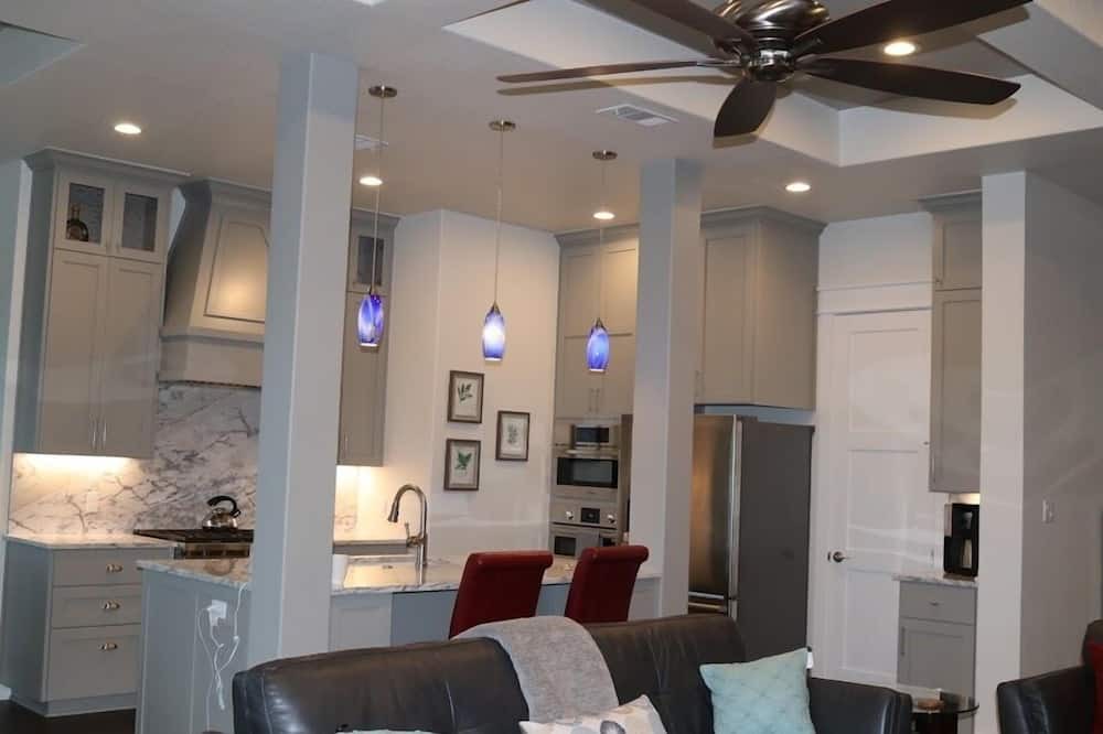 Photo of Kitchen in Horseshoe Bay West