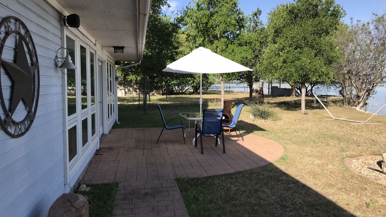Photo of Patio Balcony in Tow