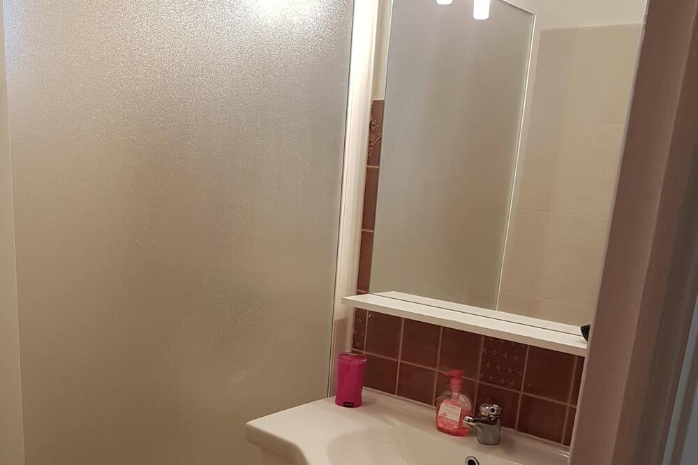 Photo of Bathroom in La Jetee