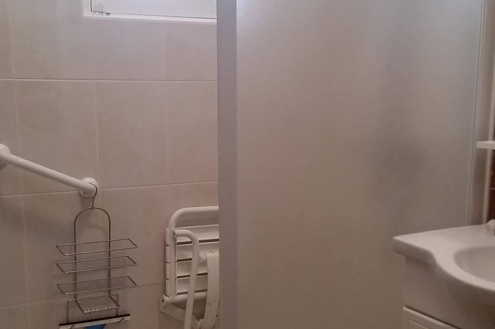 Photo of Bathroom in La Jetee