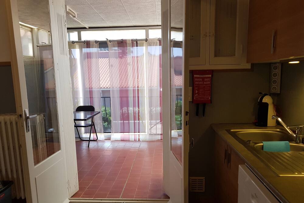 Photo of Kitchen in La Jetee