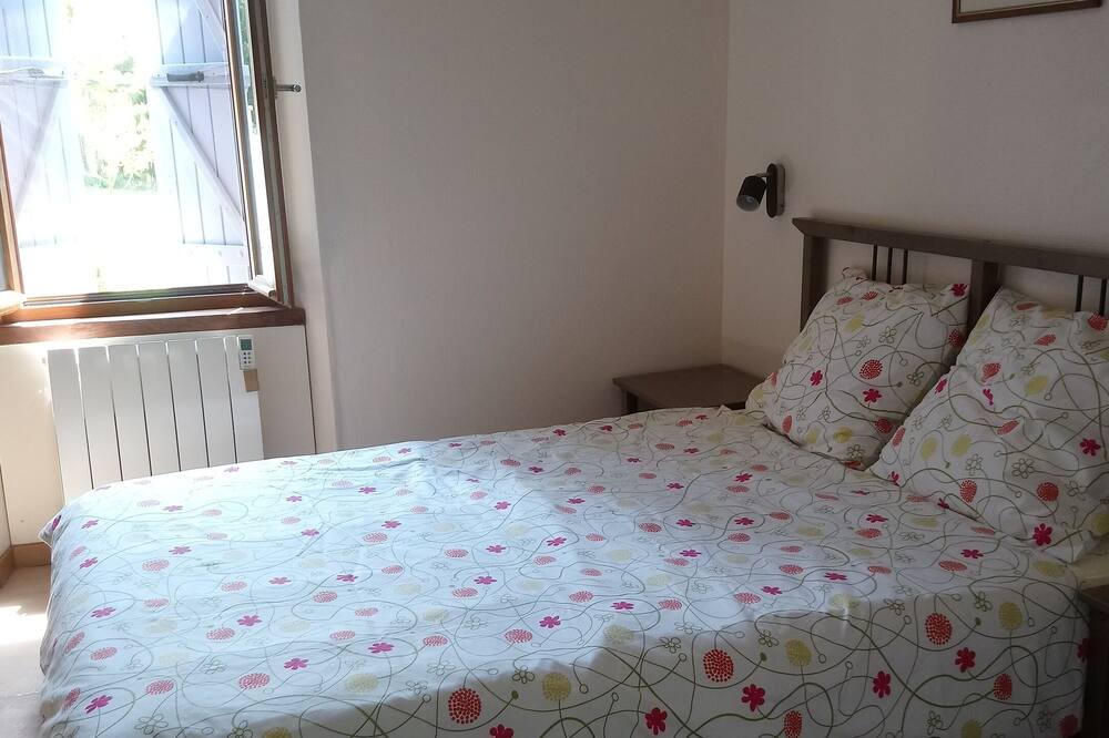 Photo of Bedroom in Marliac