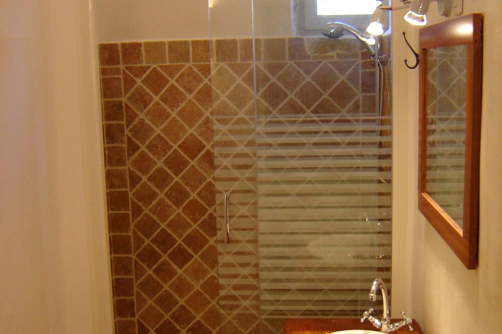 Photo of Bathroom in Calvisson