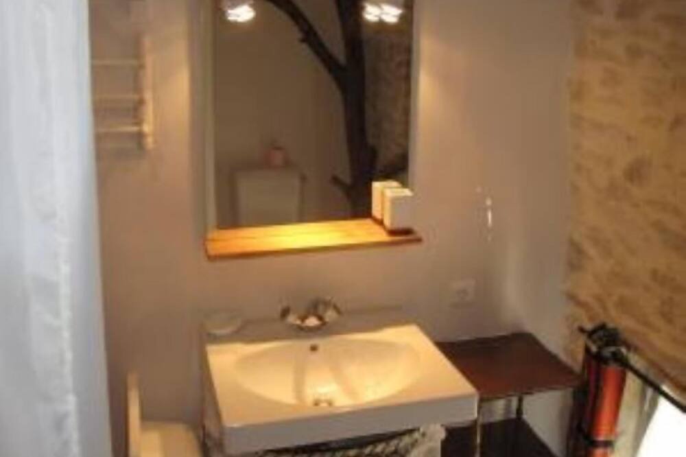 Photo of Bathroom in Calvisson