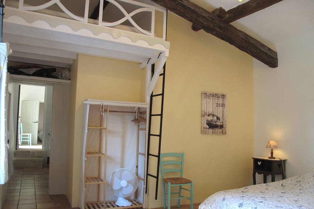 Photo of Bedroom in Calvisson