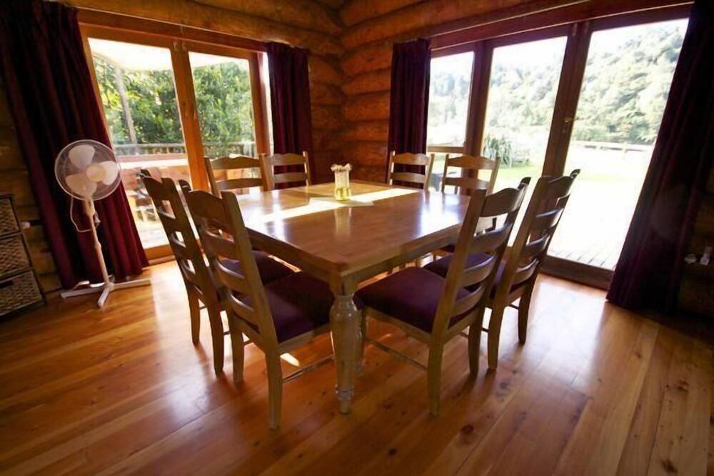 Photo of Livingroom in Waihi