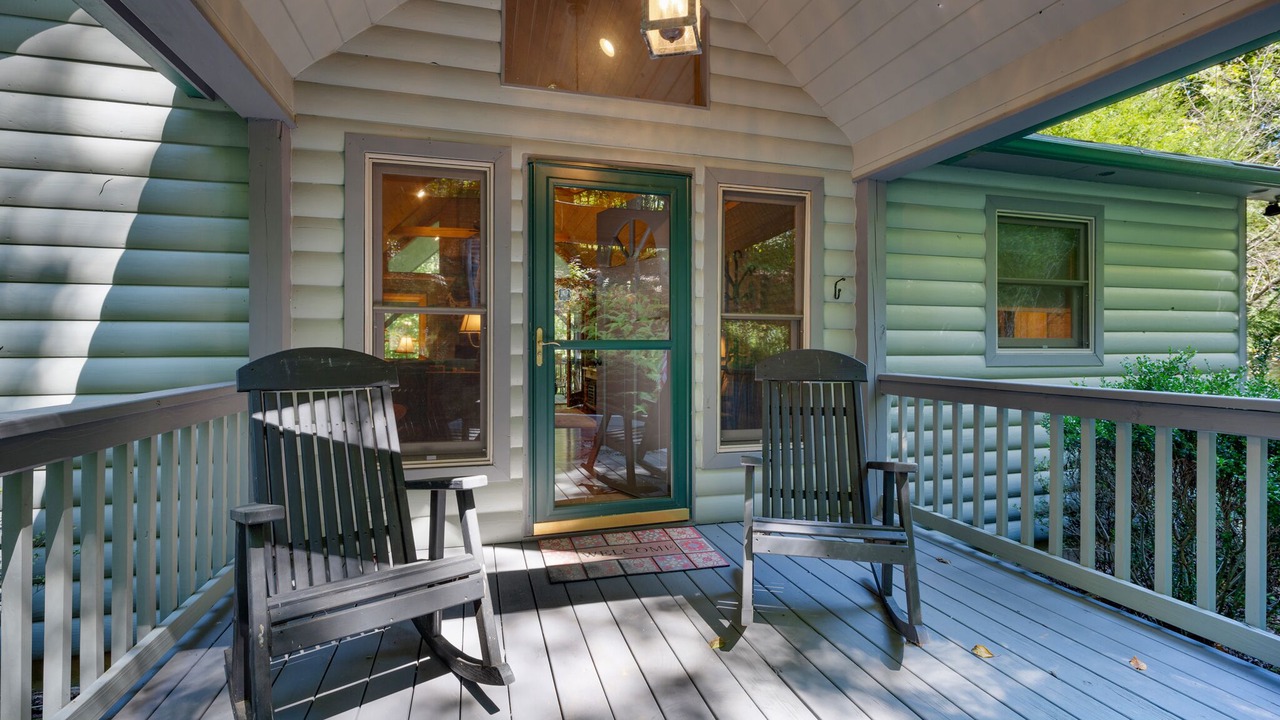 Photo of Patio Balcony in McCaysville