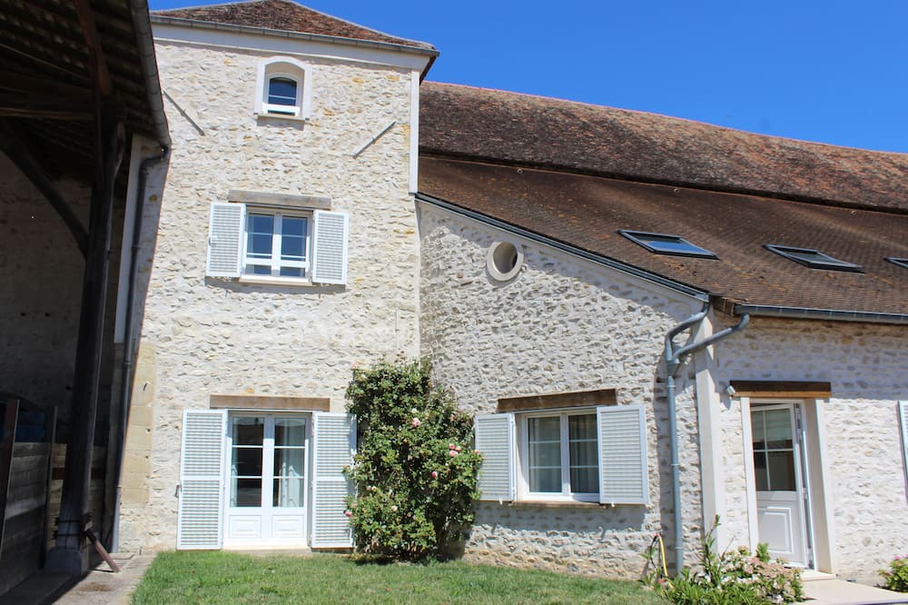 Photo of Outdoor in Villeneuve-sous-Dammartin