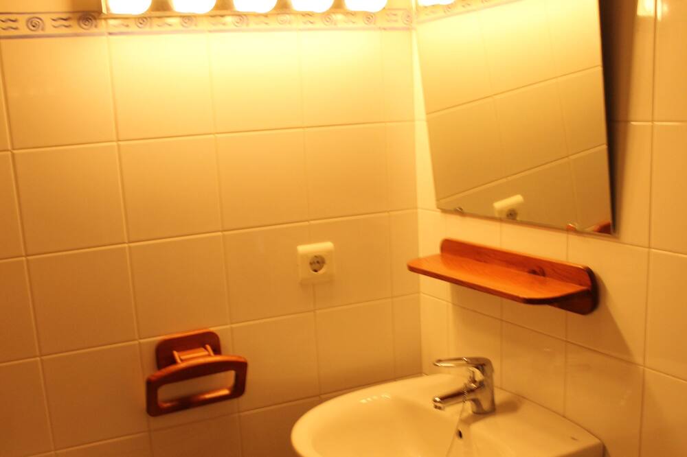 Photo of Bathroom in Senan
