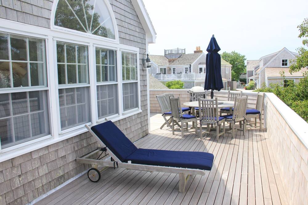 Photo of Patio Balcony in Brant Point