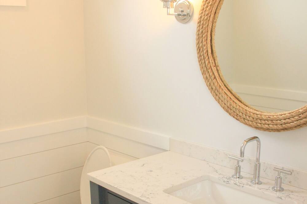 Photo of Bathroom in Brant Point