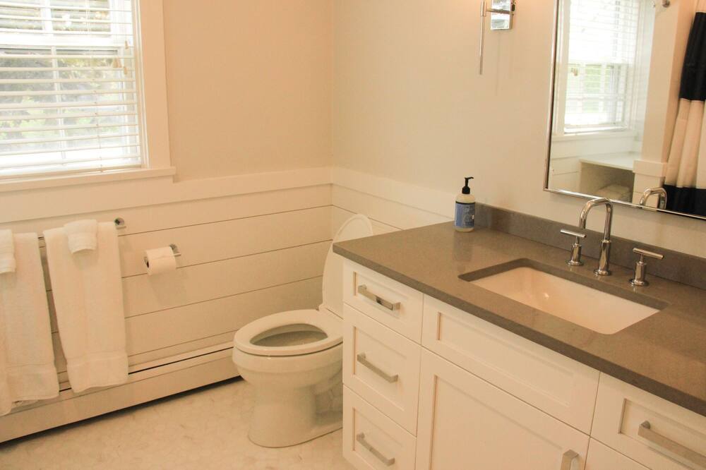 Photo of Bedroom in Brant Point