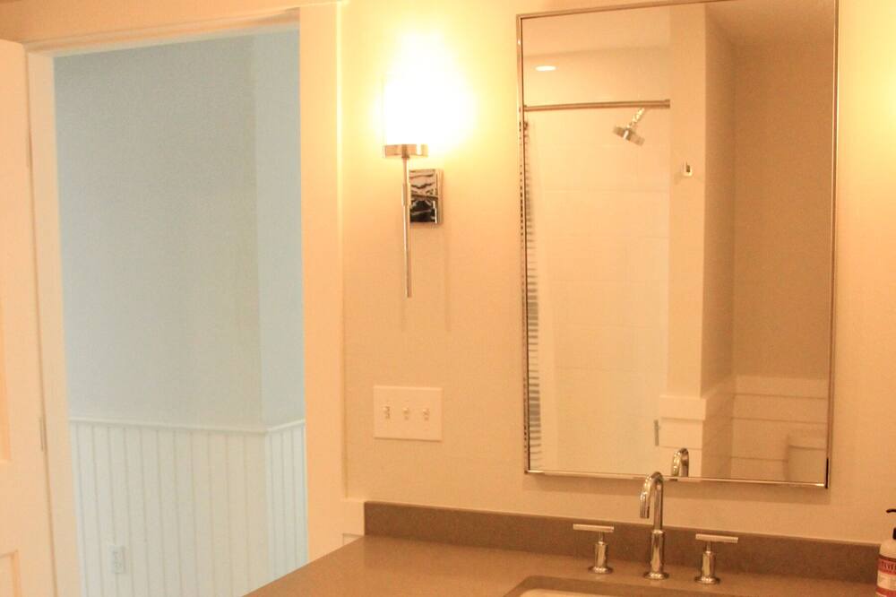 Photo of Bathroom in Brant Point
