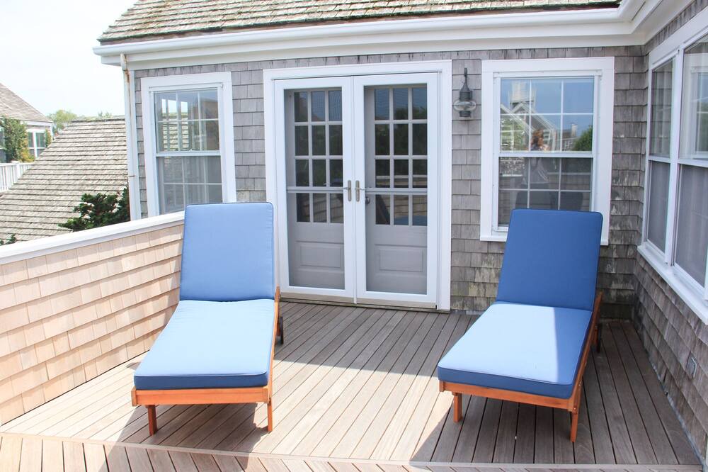 Photo of Patio Balcony in Brant Point