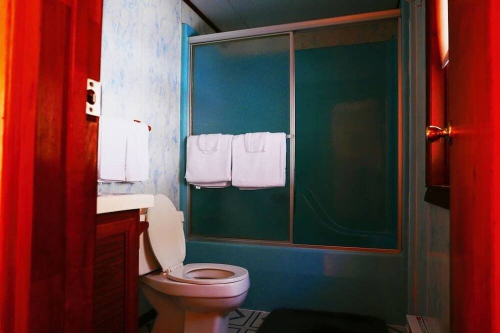 Photo of Bathroom in Oliverea