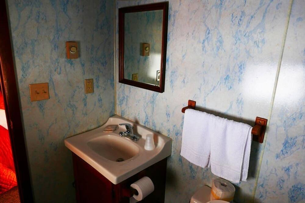 Photo of Bathroom in Oliverea