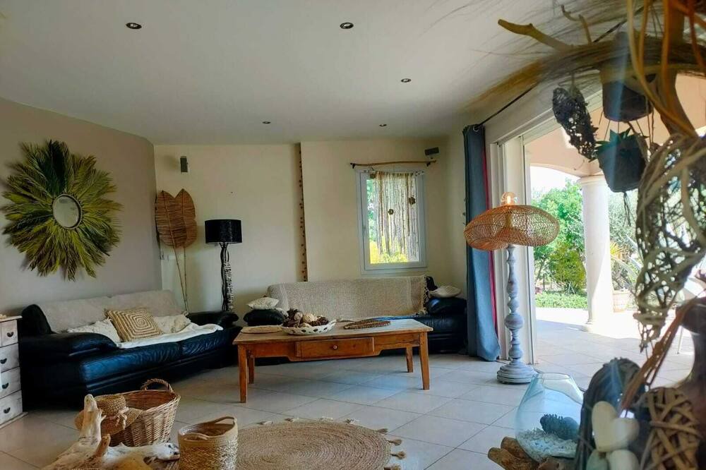Photo of Livingroom in Pont-Saint-Esprit
