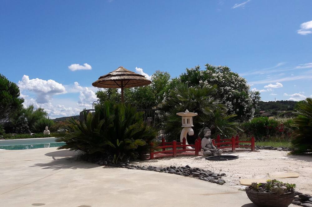 Photo of Outdoor in Pont-Saint-Esprit