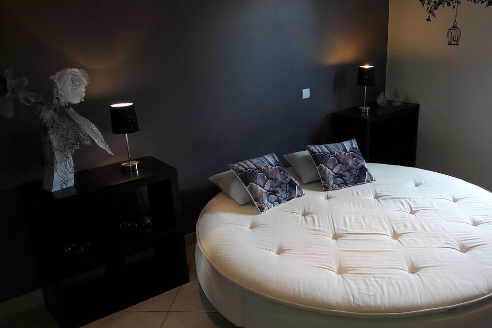 Photo of Bedroom in Pont-Saint-Esprit