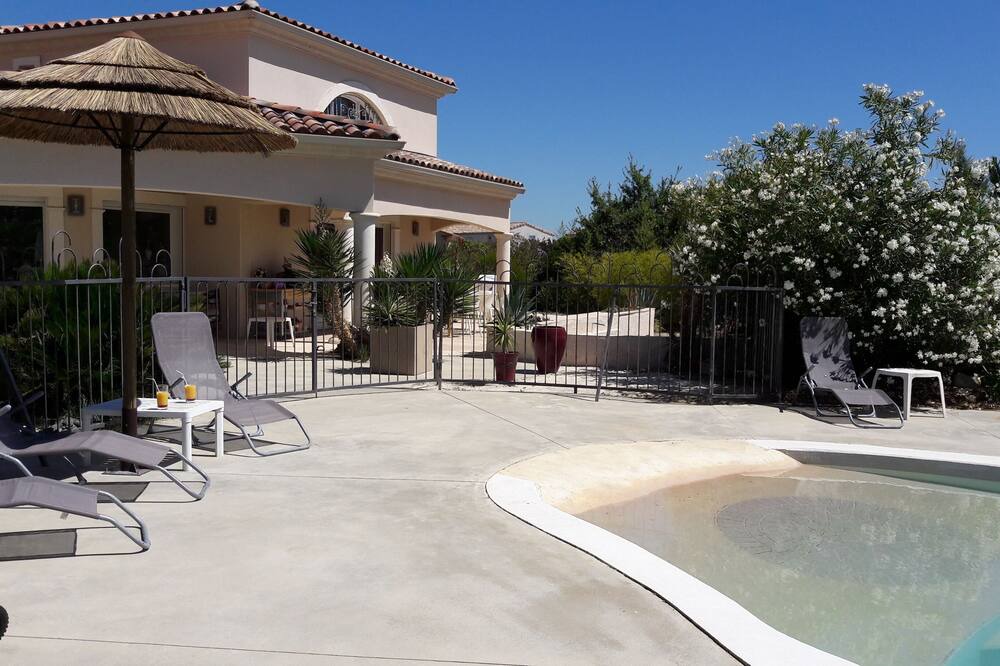Photo of Outdoor in Pont-Saint-Esprit