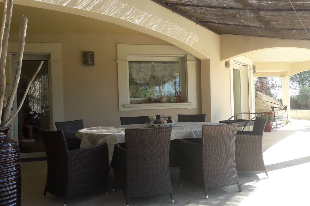 Photo of Patio Balcony in Pont-Saint-Esprit
