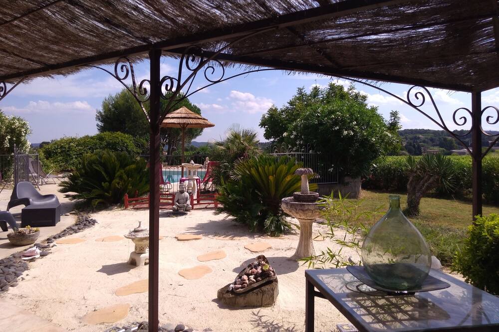 Photo of Outdoor in Pont-Saint-Esprit