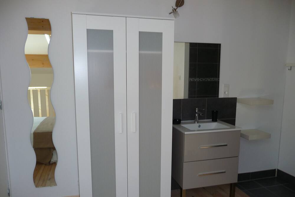 Photo of Bathroom in Montaud