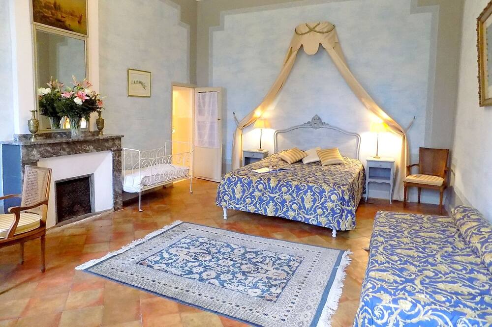 Photo of Bedroom in Castelnaudary