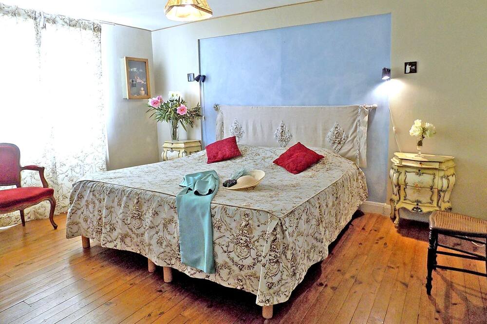 Photo of Bedroom in Castelnaudary