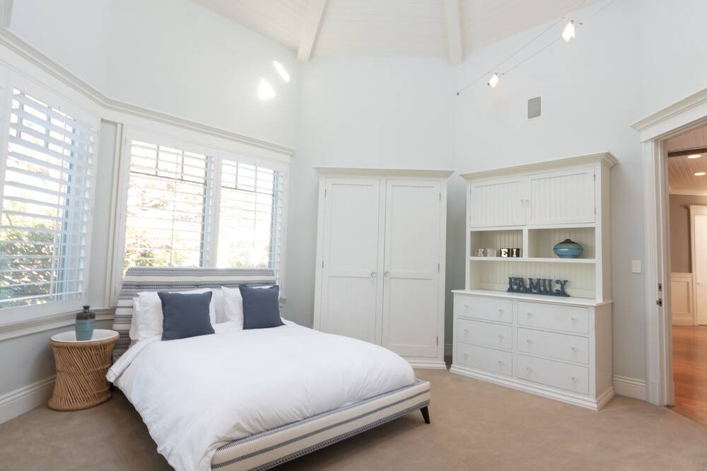 Photo of Bedroom in Western Malibu