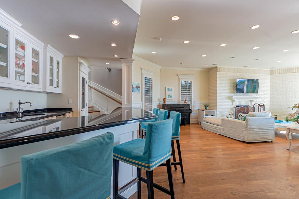 Photo of Kitchen in Western Malibu