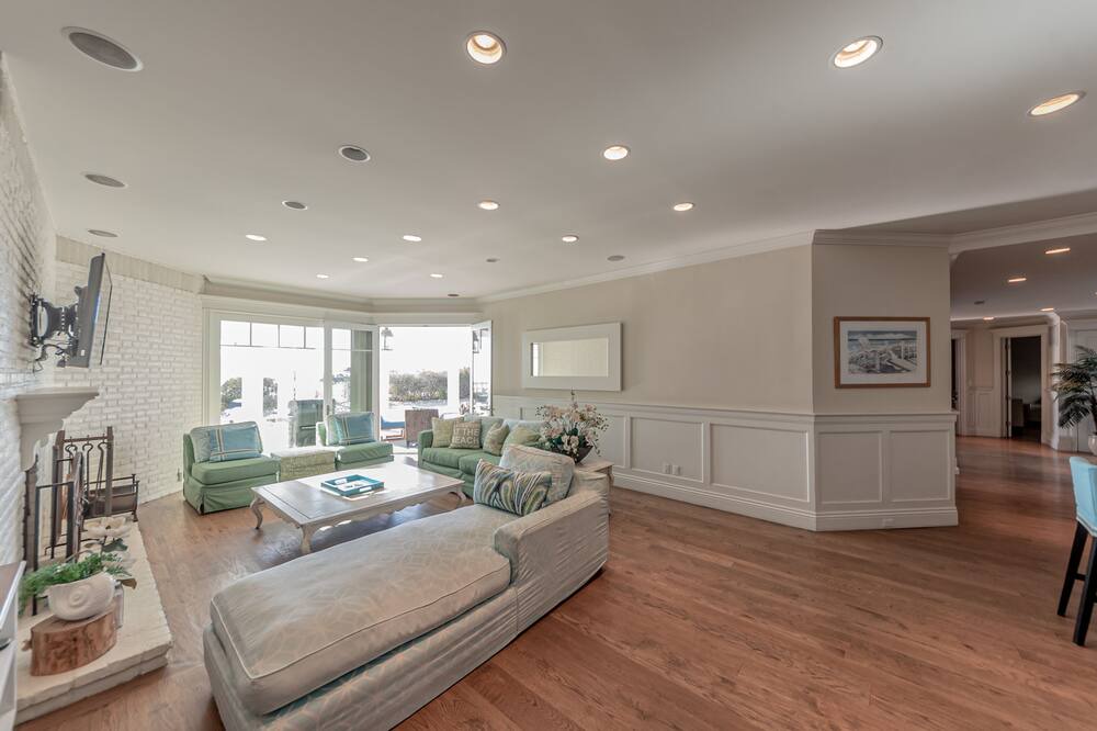 Photo of Livingroom in Western Malibu