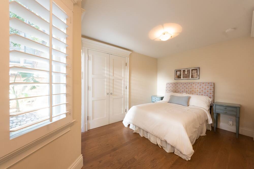 Photo of Bedroom in Western Malibu