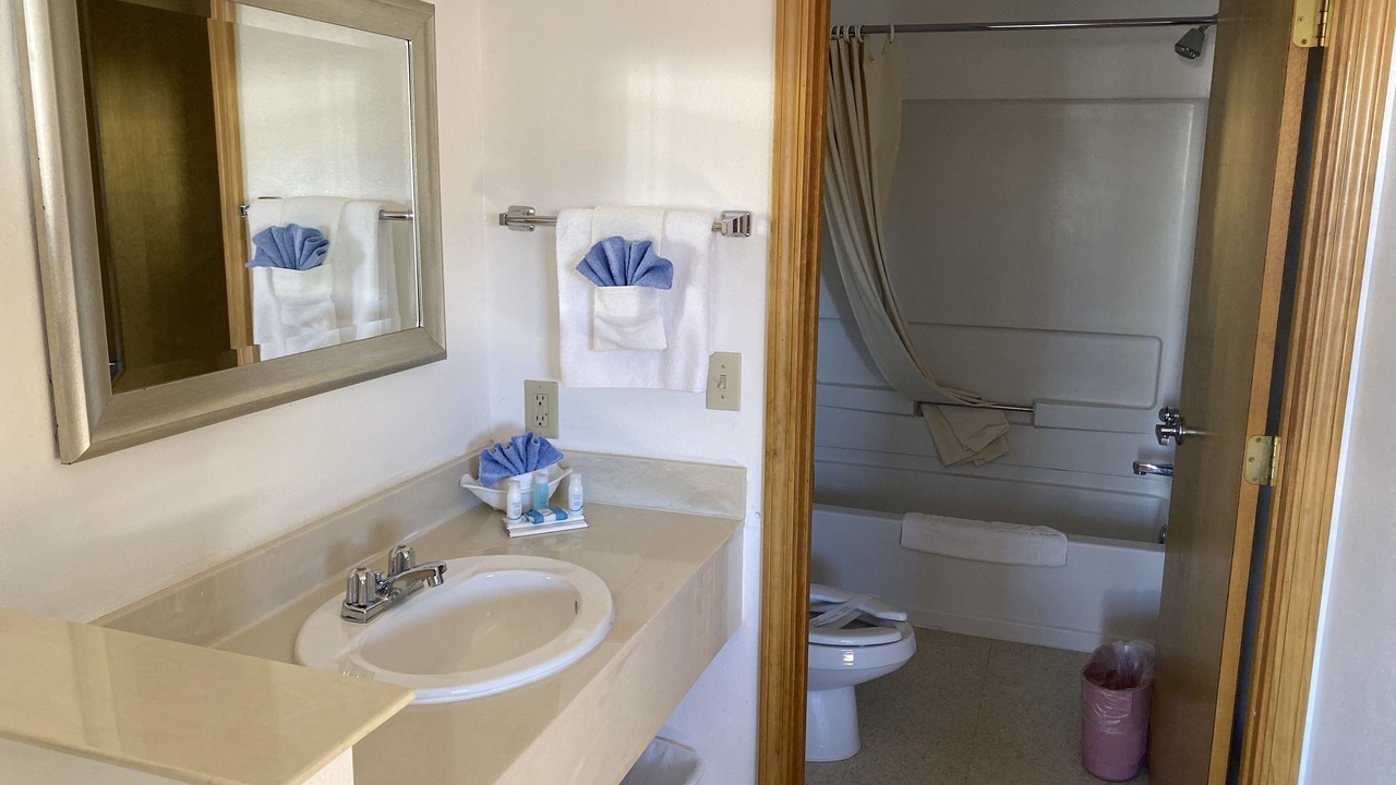 Photo of Bathroom in Raton