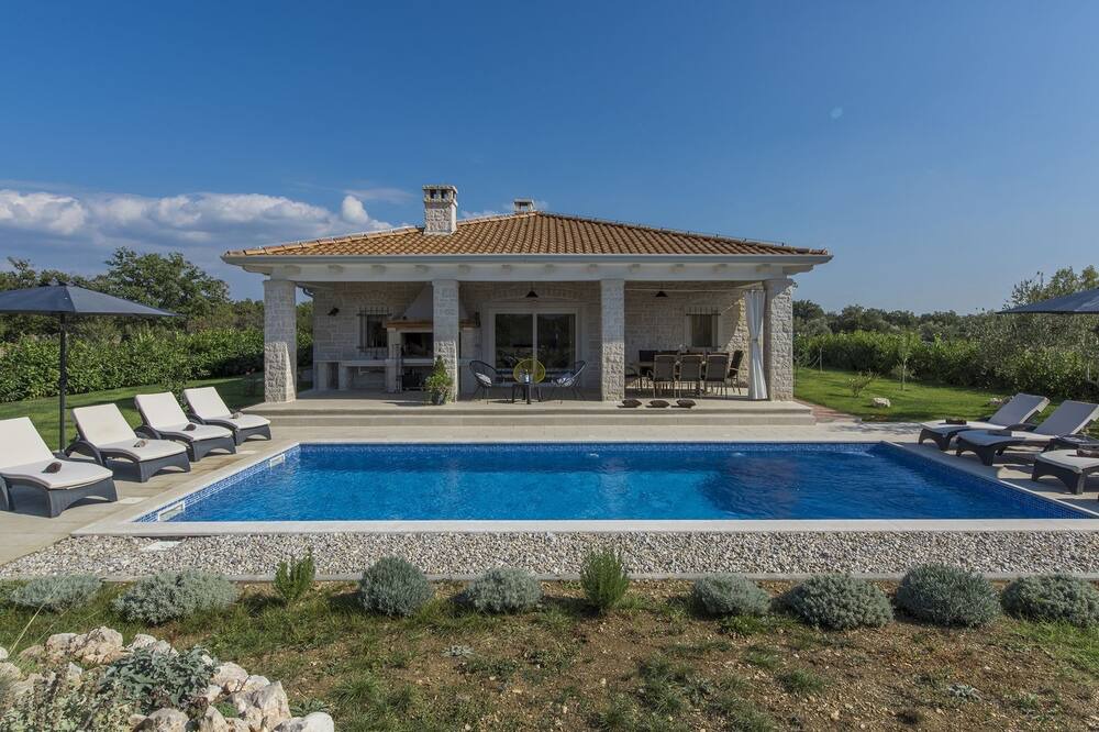 Photo of Outdoor in Drnis