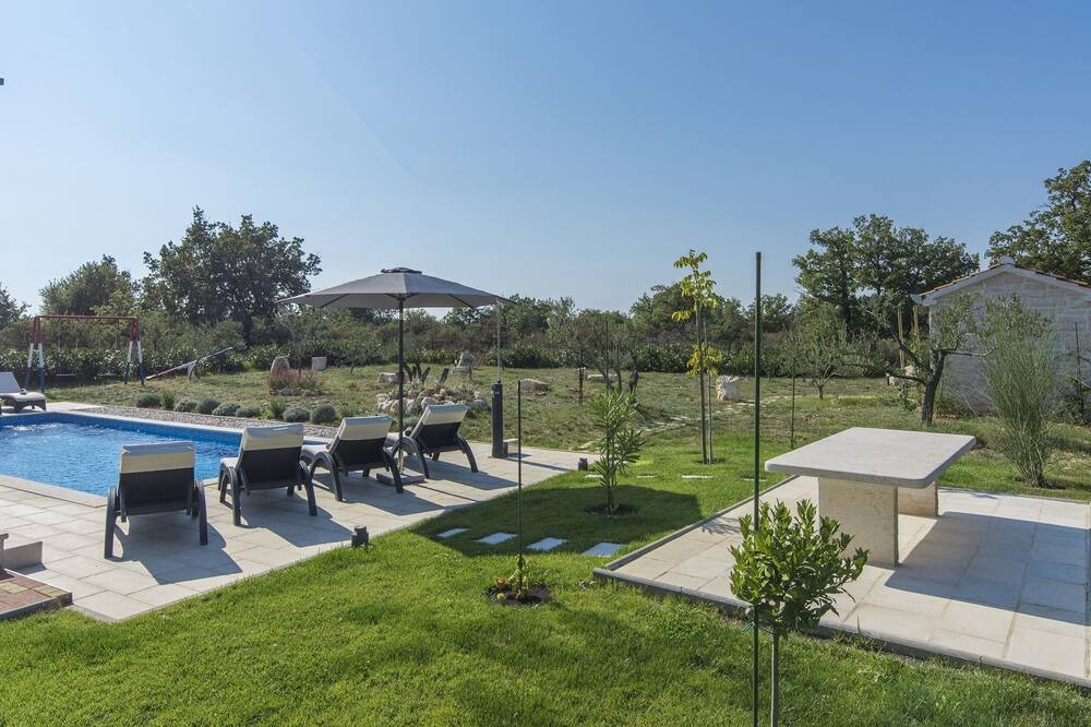 Photo of Outdoor in Drnis