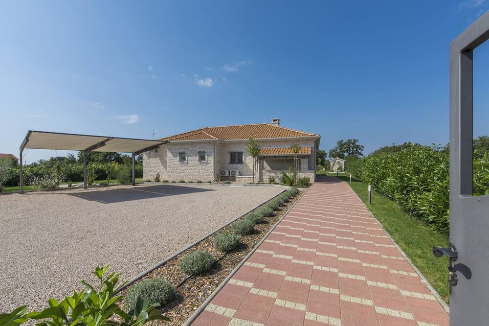 Photo of Outdoor in Drnis