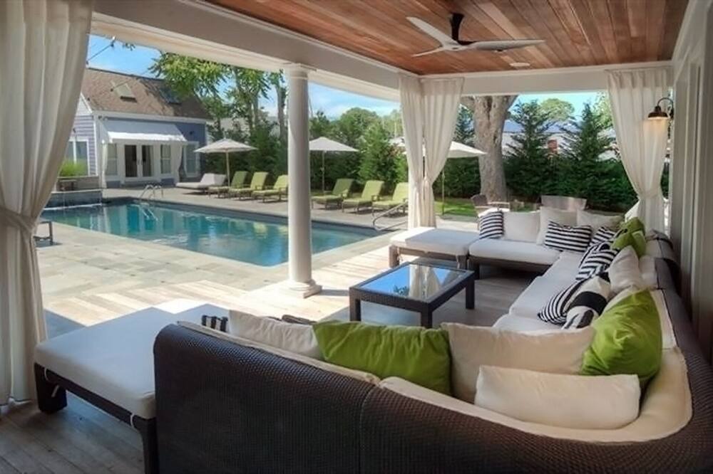 Photo of Outdoor in Village of Southampton