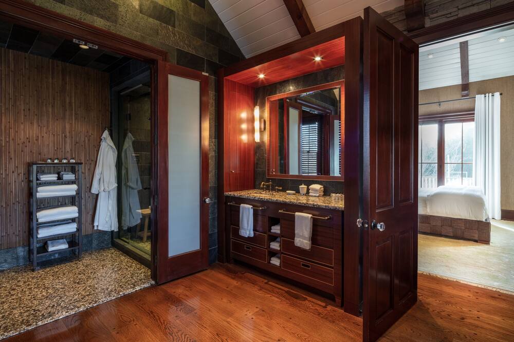 Photo of Bathroom in Village of Southampton