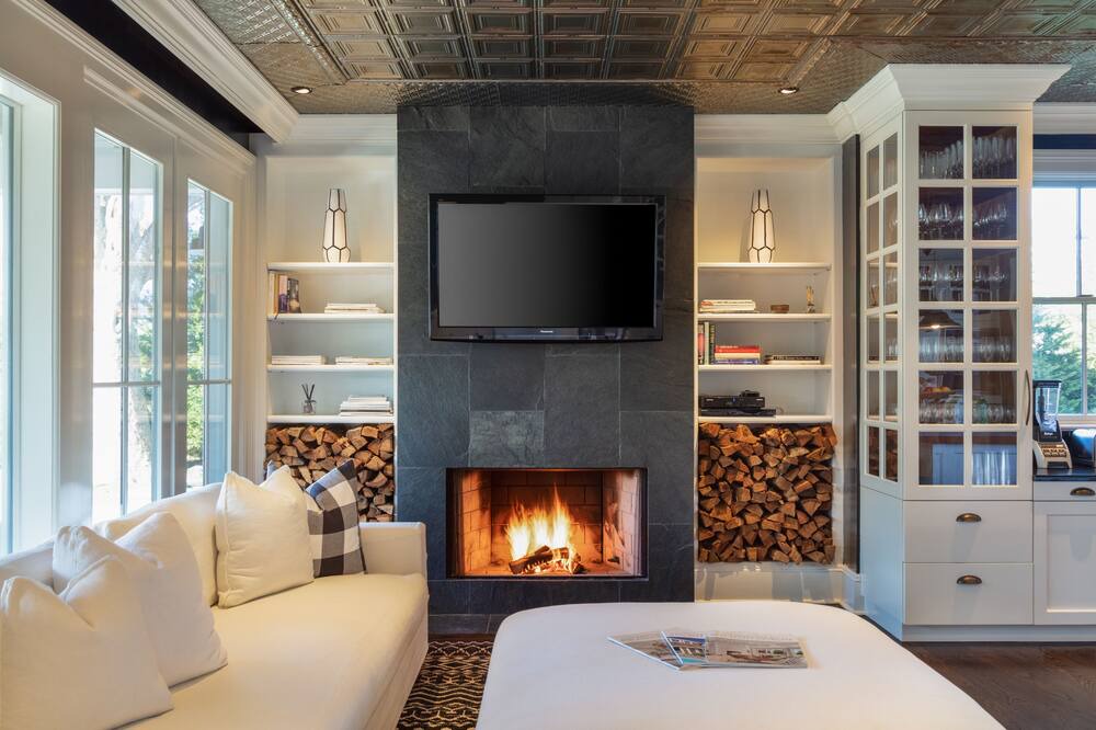 Photo of Livingroom in Village of Southampton