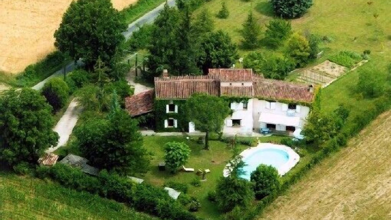 Photo of Buildings in Cestayrols